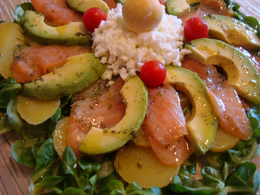 Ensalada de aguacates con salmón ahumado - Las recetas del Chef